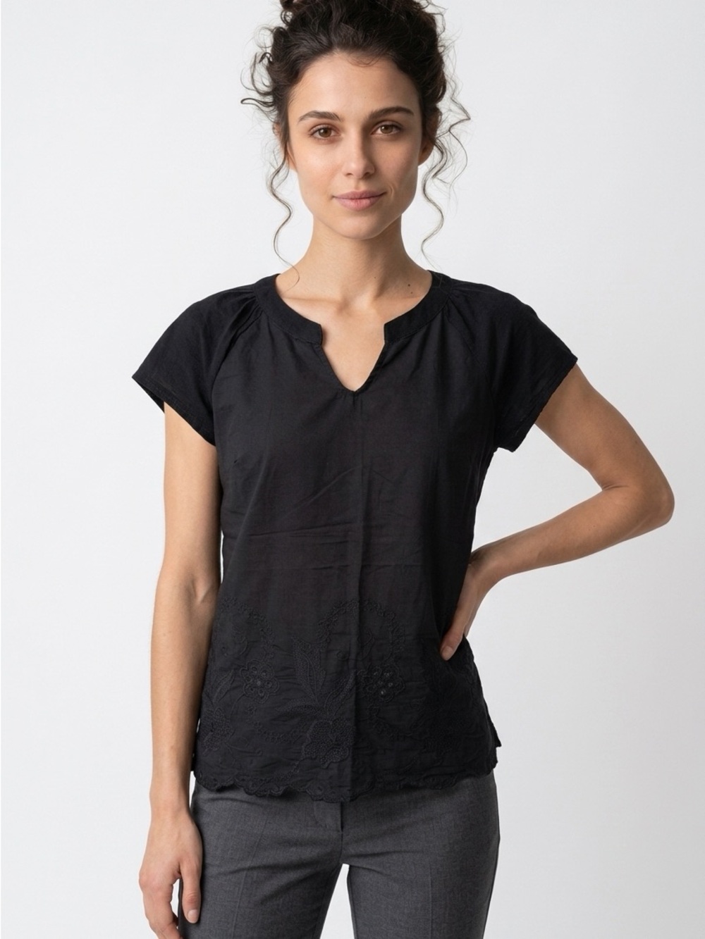 Retrology Women's Size Small Black Raglan Sleeves Blouse Eyelet Lace Hem $42